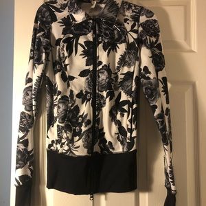 Lululemon jacket size 2